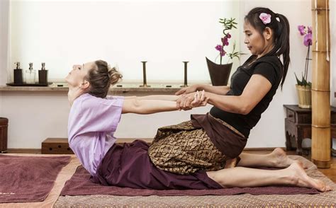 Massage sensuel complet du corps Massage érotique Embrach